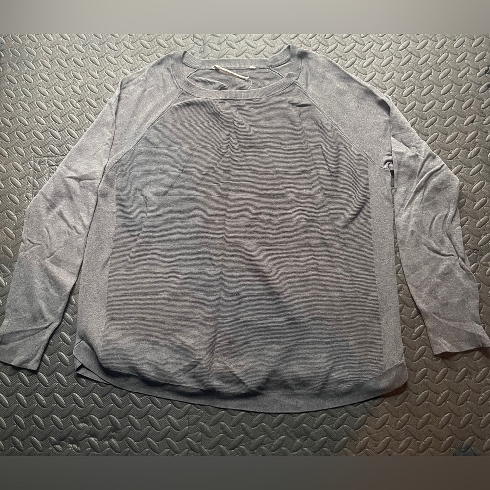 Athleta Women's Gray Long Sleeve Tee